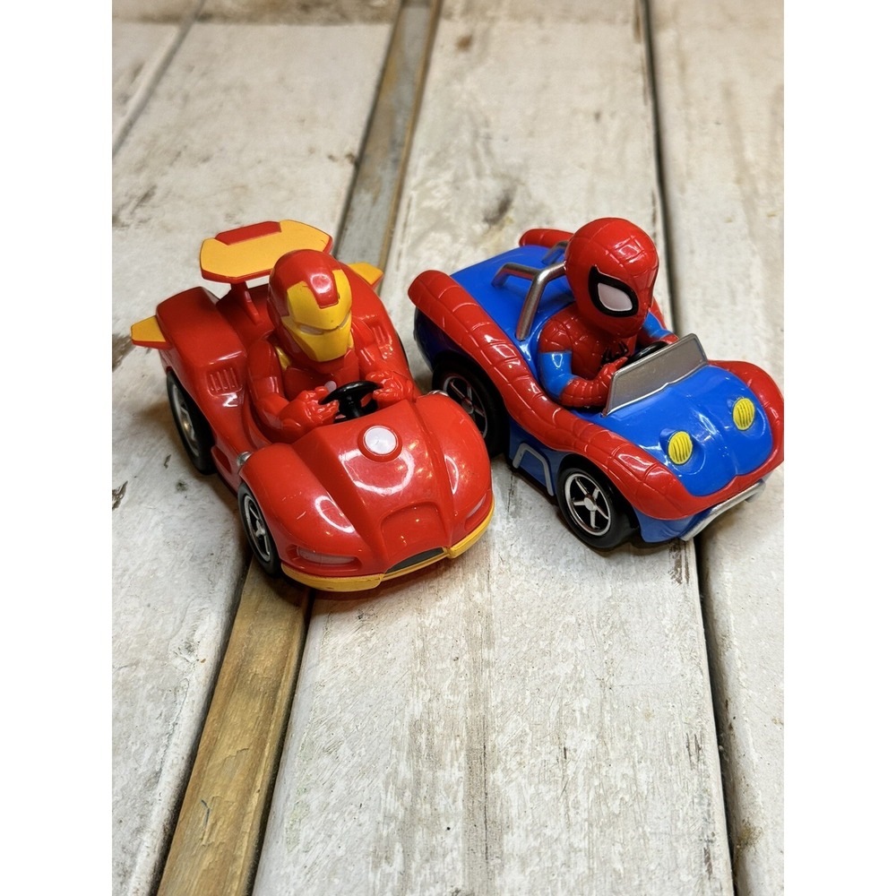 Marvel Super Hero Adventures Pull Back Figures Race Cars lot of 2 (2019)
